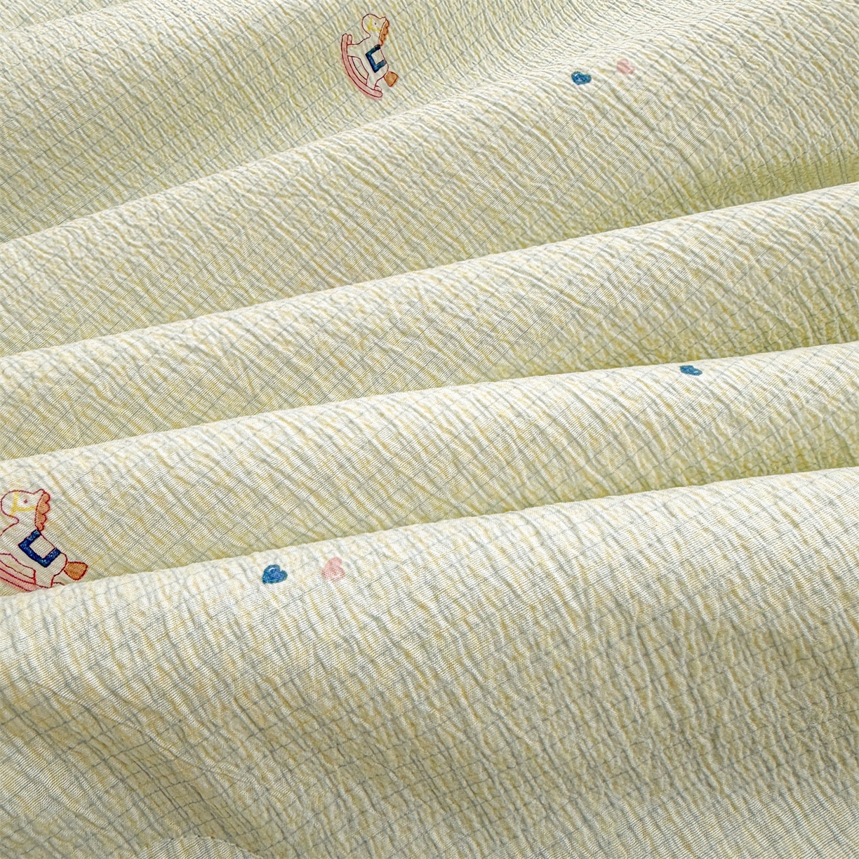 91家纺网 家纺一手货源 找家纺 招财星家纺 2026新款A类全棉花边云感双层纱大豆纤维夏被四件套夏被夏凉被空调被（带质检报告买家秀） 花边款-格子木马-绿