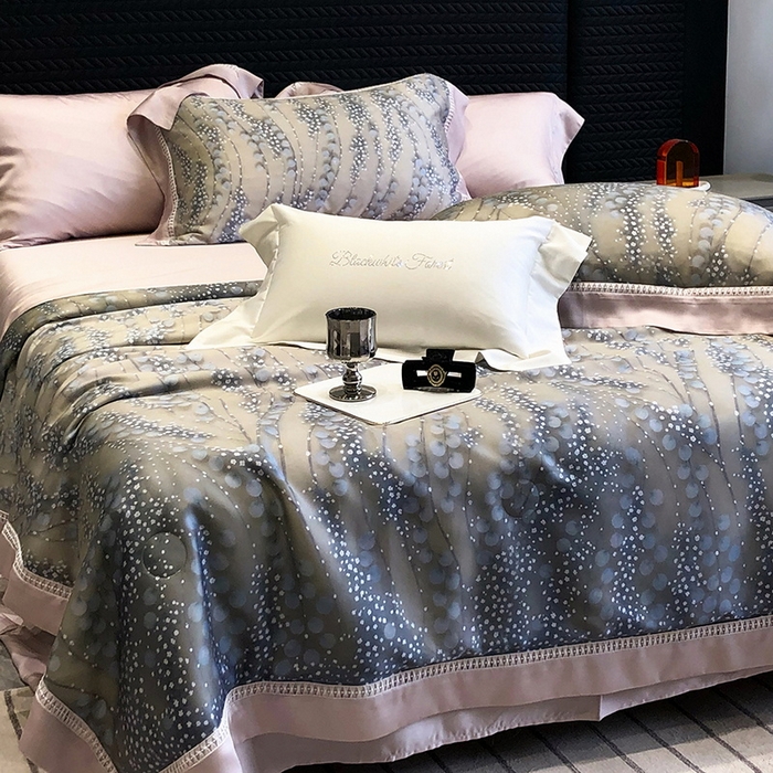 91家纺网 家纺一手货源 找家纺 黑白森林 2026新款天丝印花夏被四件套系列 缦禾-灰