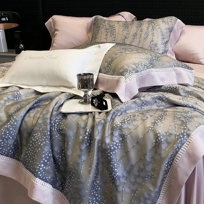 91家纺网 家纺一手货源 找家纺 黑白森林 2026新款天丝印花夏被四件套系列 缦禾-灰