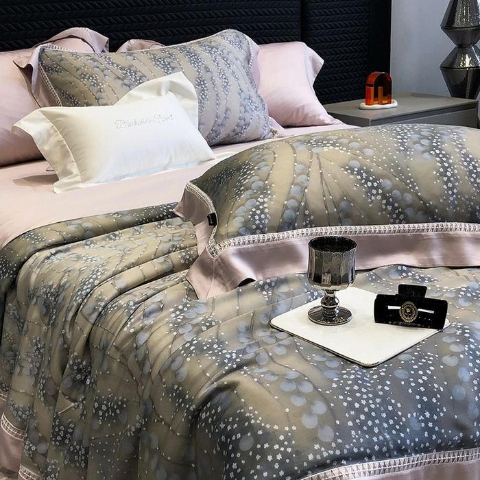 91家纺网 家纺一手货源 找家纺 黑白森林 2026新款天丝印花夏被四件套系列 缦禾-灰