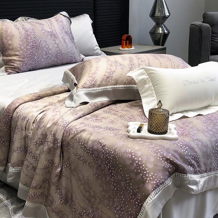 91家纺网 家纺一手货源 找家纺 黑白森林 2026新款天丝印花夏被四件套系列 缦禾-紫