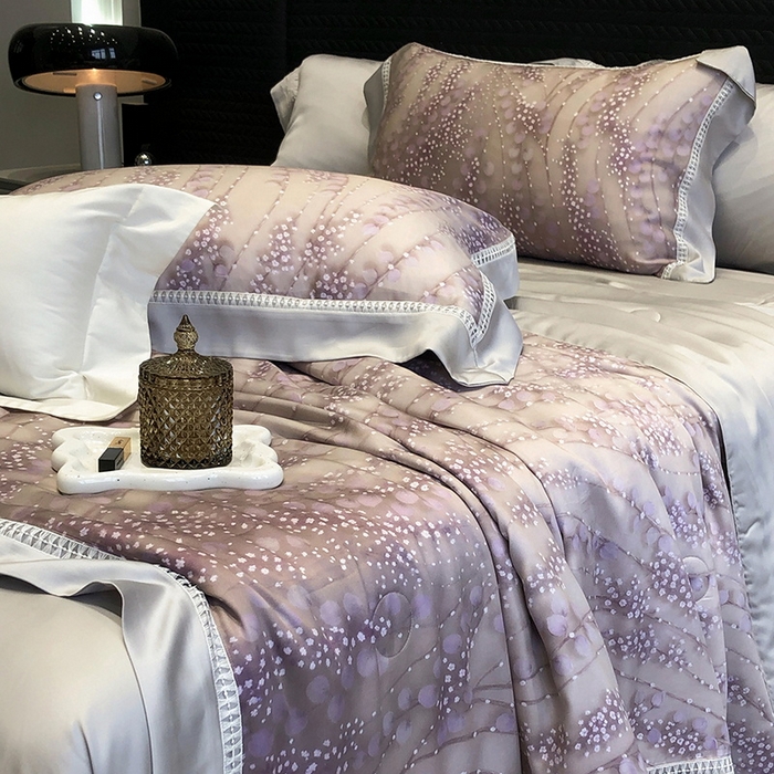 91家纺网 家纺一手货源 找家纺 黑白森林 2026新款天丝印花夏被四件套系列 缦禾-紫