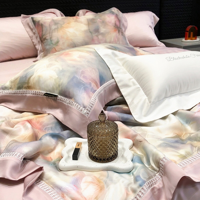 91家纺网 家纺一手货源 找家纺 黑白森林 2026新款天丝印花夏被四件套系列 梦境-粉