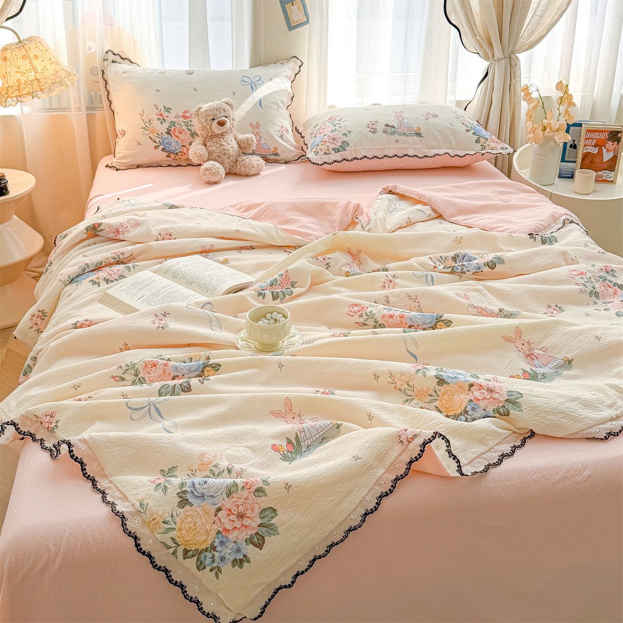 91家纺网 家纺一手货源 找家纺 招财星家纺 2026新款A类全棉花边云感双层纱大豆纤维夏被四件套夏被夏凉被空调被（带质检报告买家秀） 花边款-萌宠花园