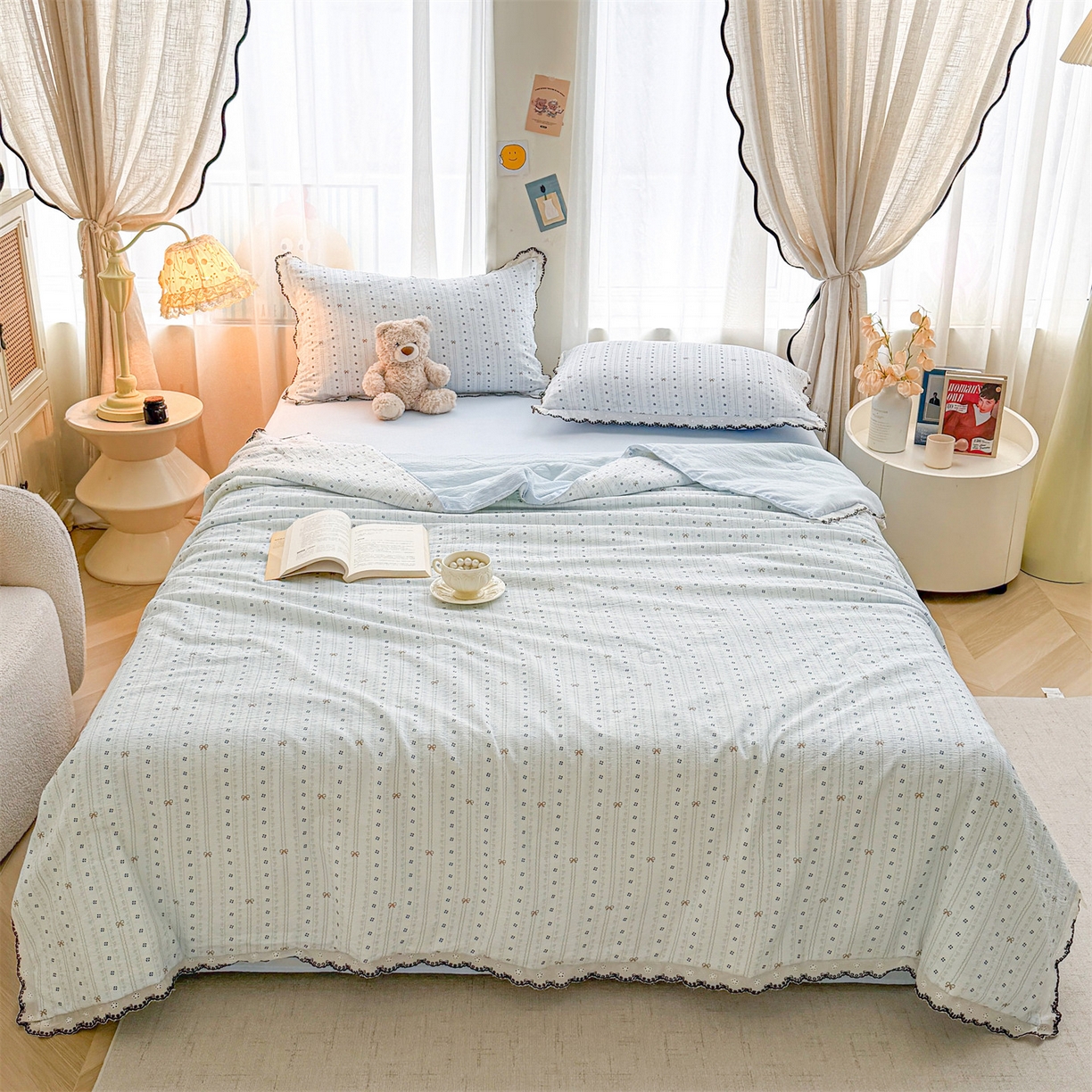 91家纺网 家纺一手货源 找家纺 招财星家纺 2026新款A类全棉花边云感双层纱大豆纤维夏被四件套夏被夏凉被空调被（带质检报告买家秀） 花边款-幸运结-蓝