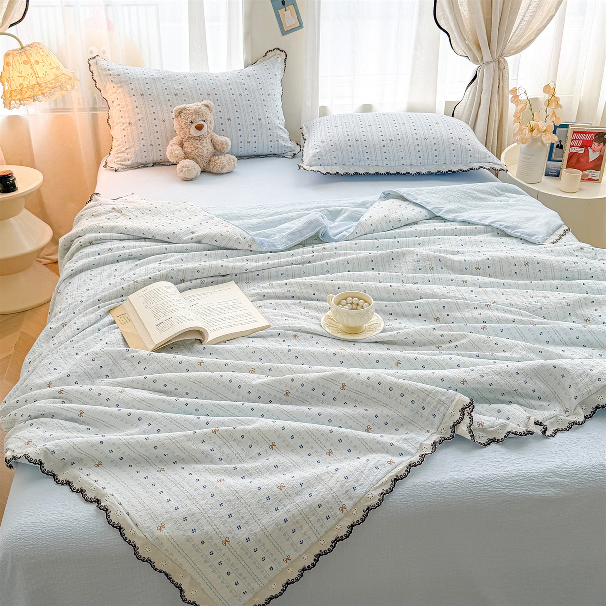 91家纺网 家纺一手货源 找家纺 招财星家纺 2026新款A类全棉花边云感双层纱大豆纤维夏被四件套夏被夏凉被空调被（带质检报告买家秀） 花边款-幸运结-蓝