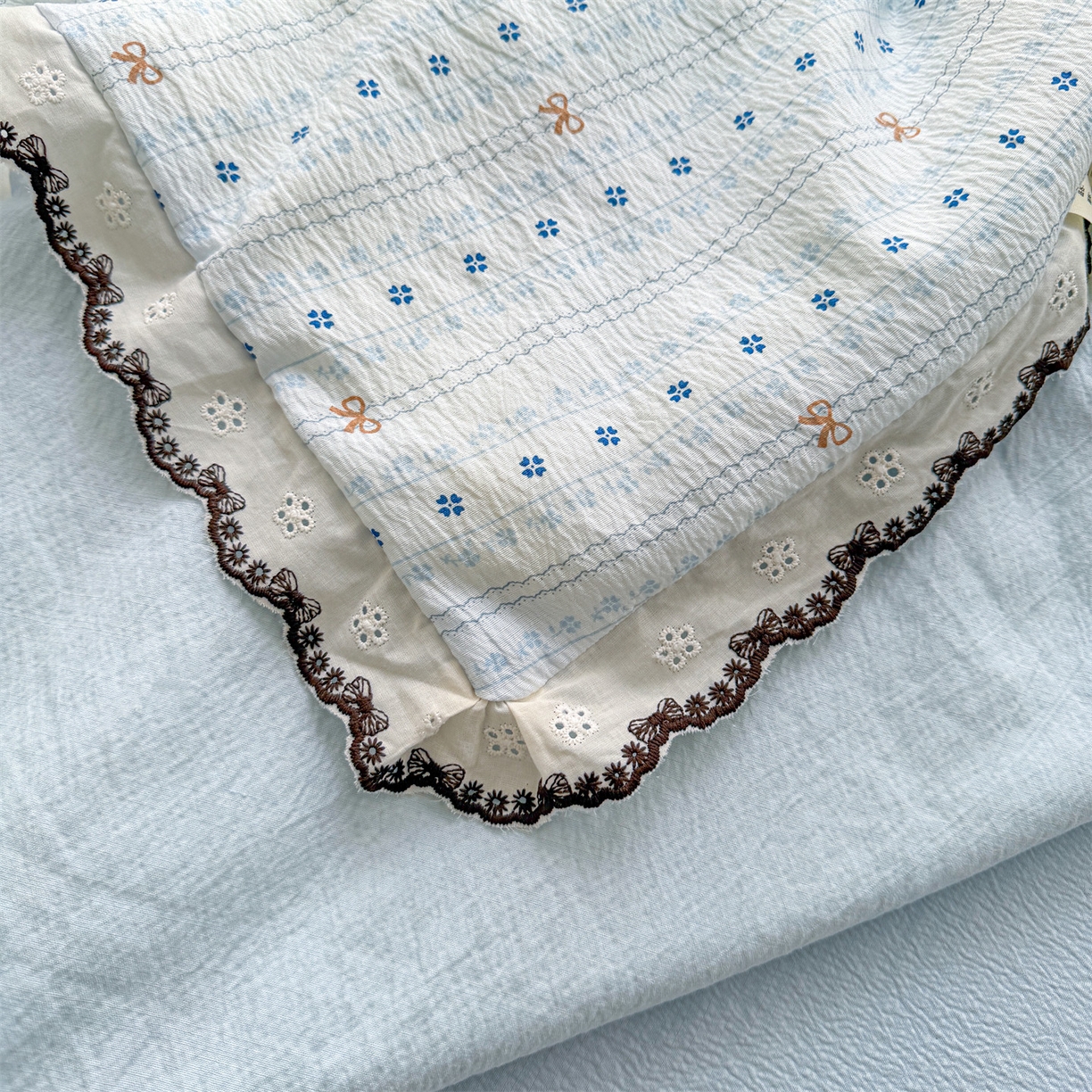 91家纺网 家纺一手货源 找家纺 招财星家纺 2026新款A类全棉花边云感双层纱大豆纤维夏被四件套夏被夏凉被空调被（带质检报告买家秀） 花边款-幸运结-蓝