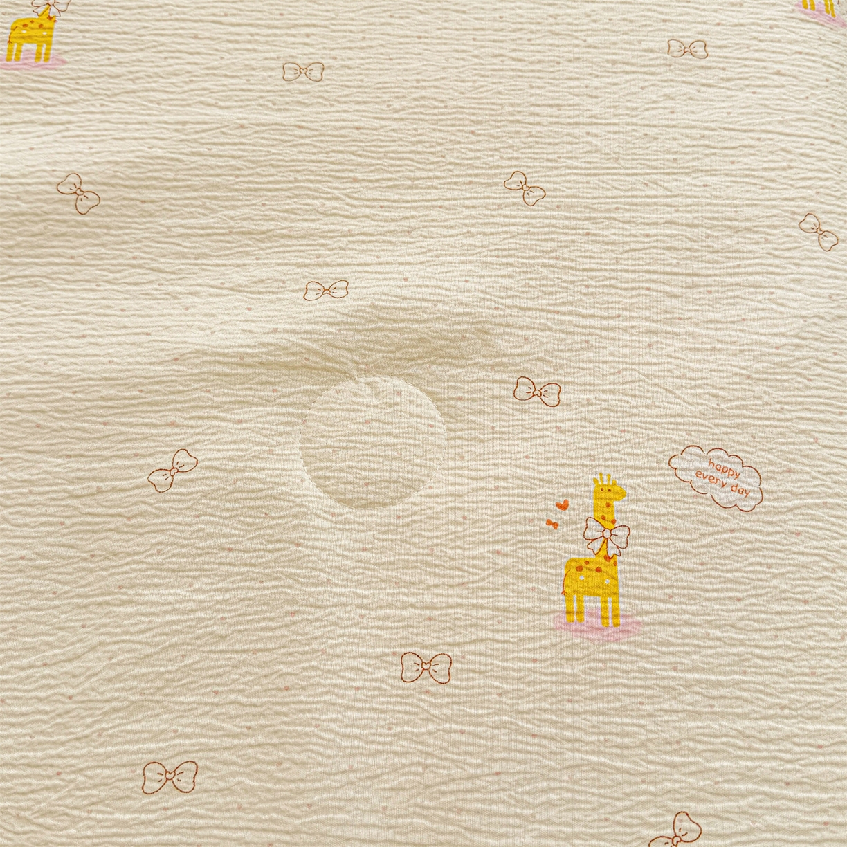 91家纺网 家纺一手货源 找家纺 招财星家纺 2026新款A类全棉花边云感双层纱大豆纤维夏被四件套夏被夏凉被空调被（带质检报告买家秀） 花边款-长颈鹿