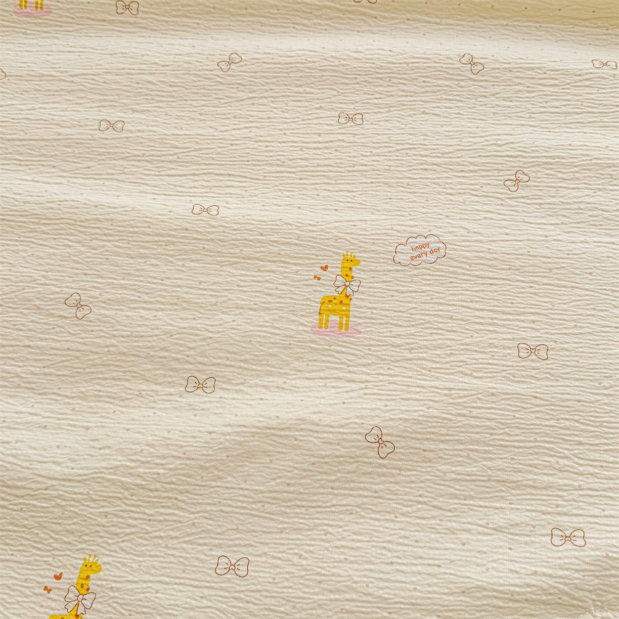 91家纺网 家纺一手货源 找家纺 招财星家纺 2026新款A类全棉花边云感双层纱大豆纤维夏被四件套夏被夏凉被空调被（带质检报告买家秀） 花边款-长颈鹿