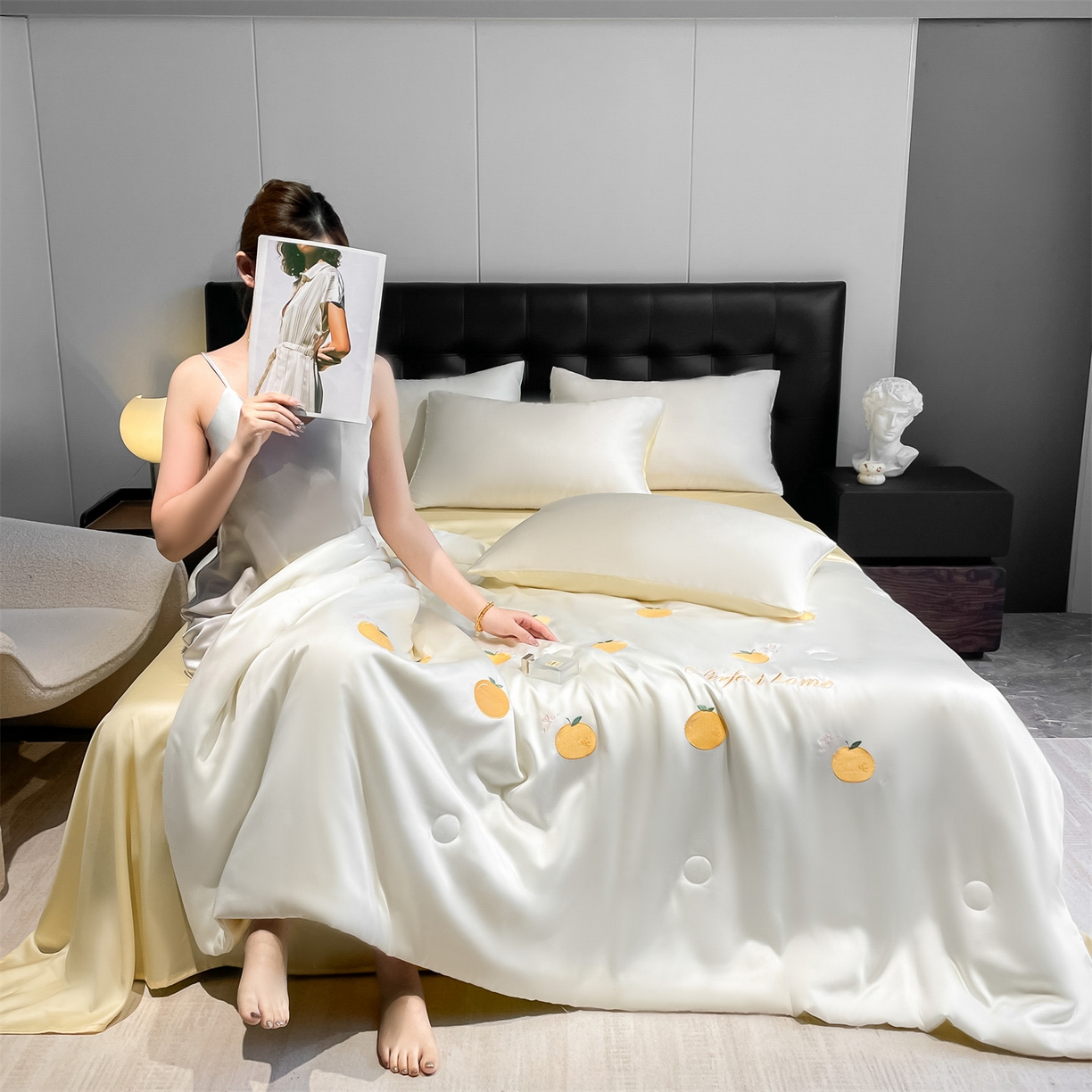 91家纺网 家纺一手货源 找家纺 美澳家纺 2026新款凉感水洗冰丝真丝刺绣双拼单夏被三件套四件套 蜜桔-奶黄