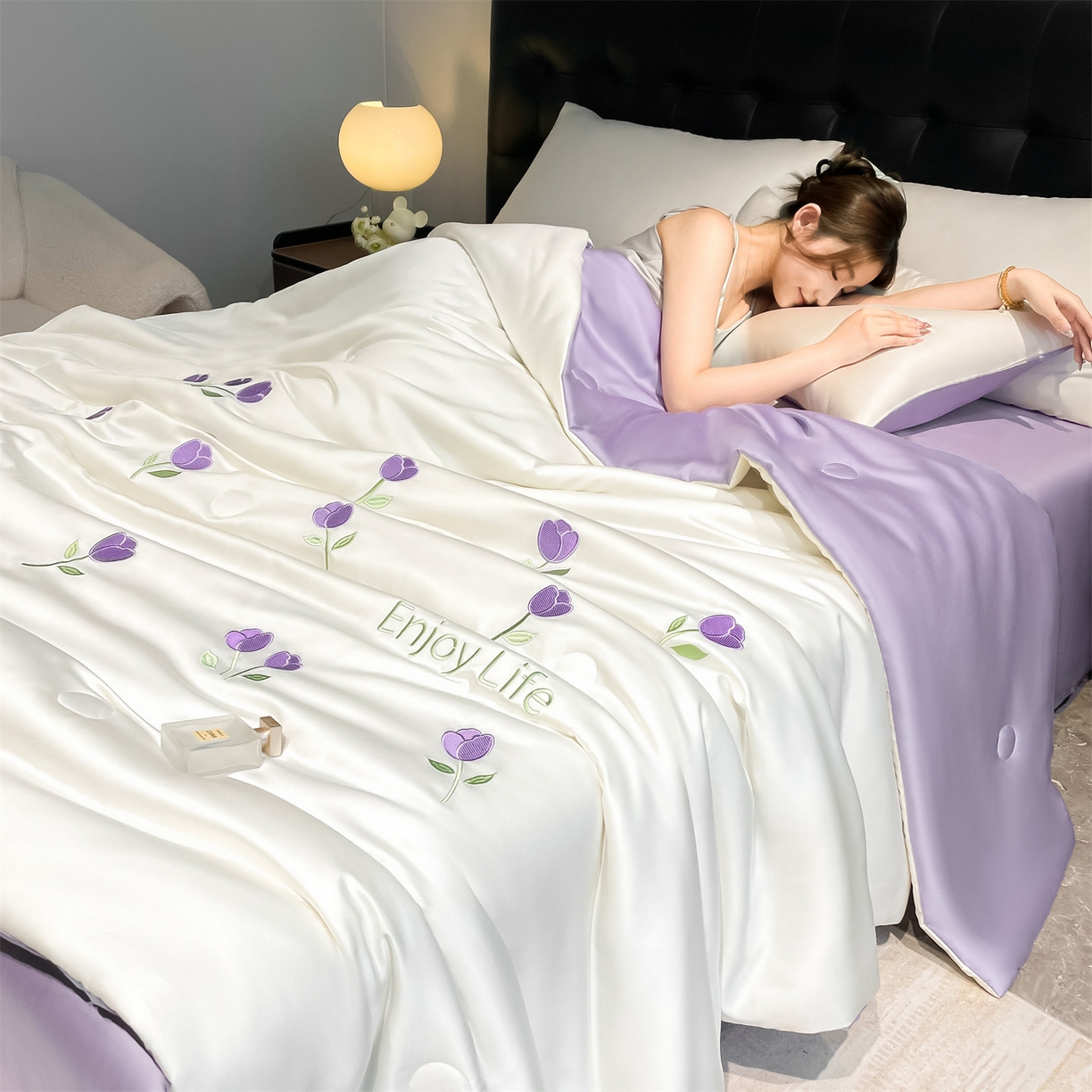 91家纺网 家纺一手货源 找家纺 美澳家纺 2026新款凉感水洗冰丝真丝刺绣双拼单夏被三件套四件套 郁金香-紫