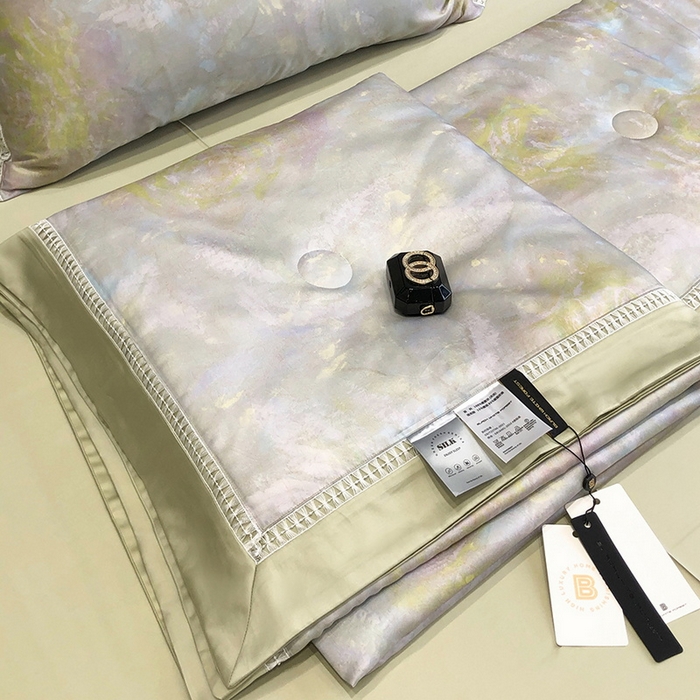 91家纺网 家纺一手货源 找家纺 黑白森林 2026新款天丝印花夏被四件套系列 情愫-灰