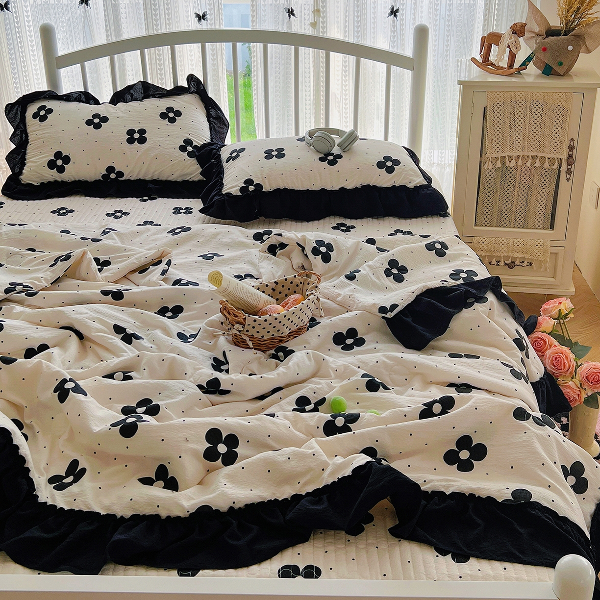 91家纺网 家纺一手货源 找家纺 金梦拉家纺 2026新款皱皱纱泡泡纱法式赫本系列床盖大花边四件套夏被四件套 四叶草