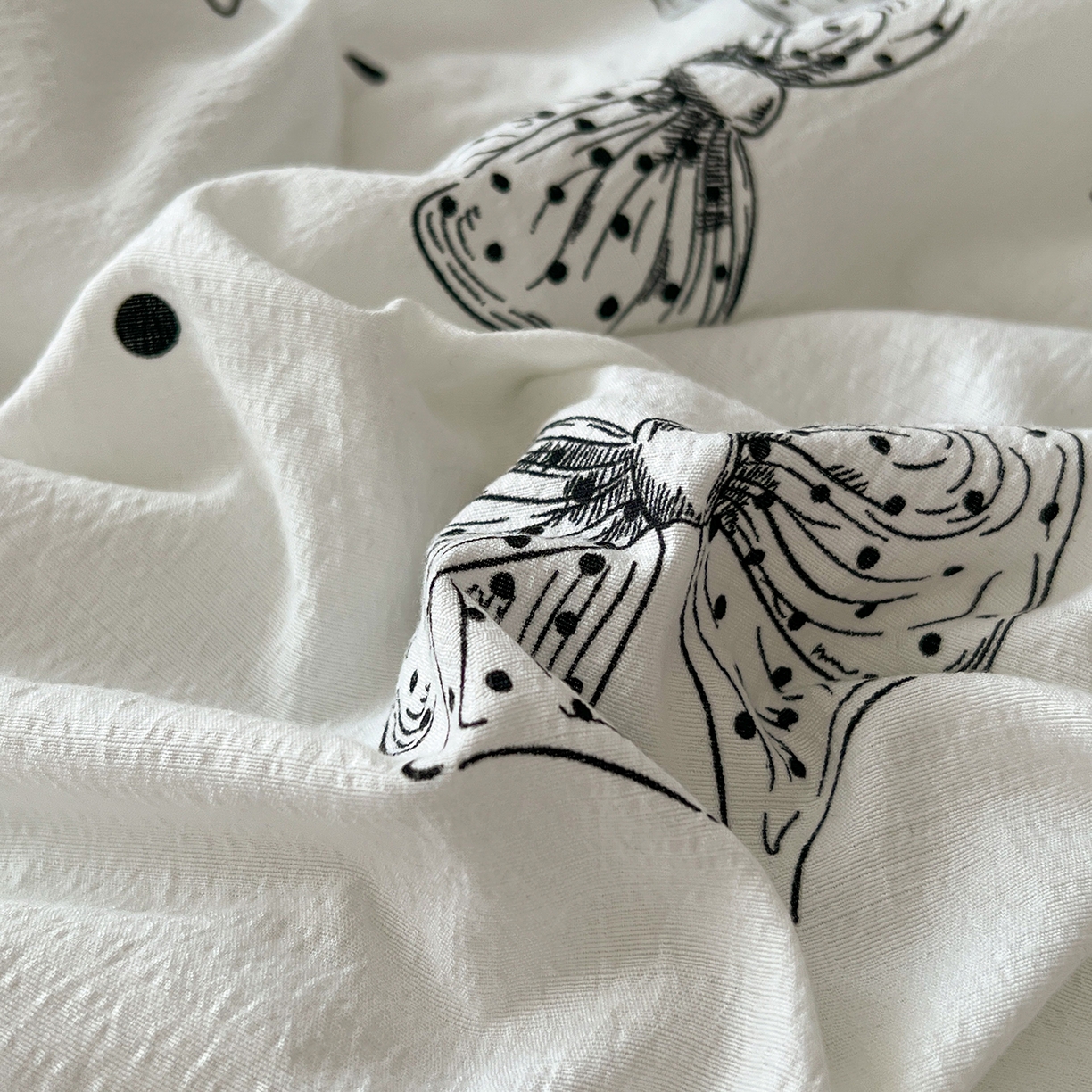 91家纺网 家纺一手货源 找家纺 金梦拉家纺 2026新款皱皱纱泡泡纱法式赫本系列床盖大花边四件套夏被四件套 少女心事