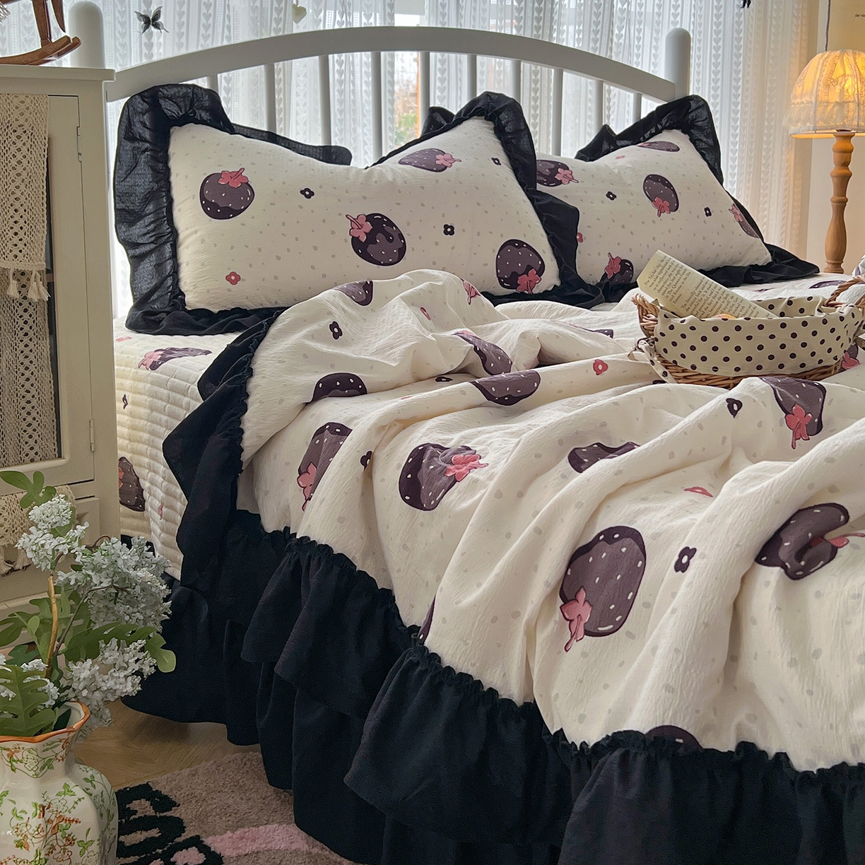 91家纺网 家纺一手货源 找家纺 （总）金梦拉家纺 2026新款皱皱纱泡泡纱法式赫本系列床盖大花边四件套夏被四件套