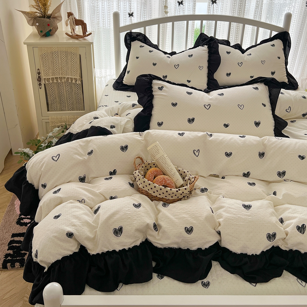 91家纺网 家纺一手货源 找家纺 金梦拉家纺 2026新款皱皱纱泡泡纱法式赫本系列床盖大花边四件套夏被四件套 心之光