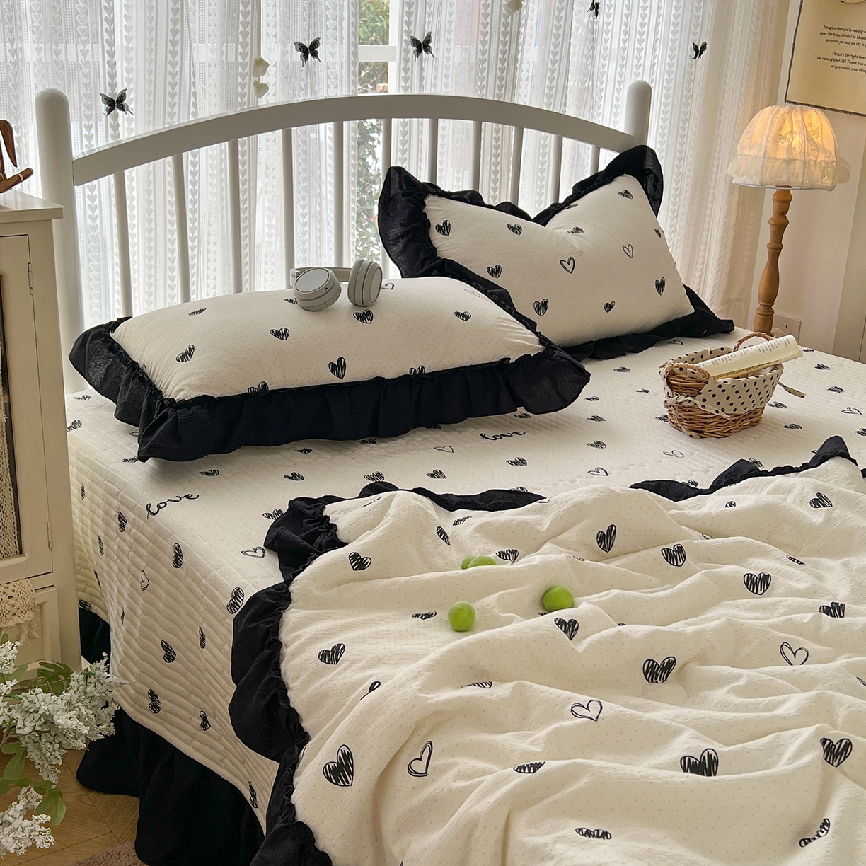 91家纺网 家纺一手货源 找家纺 金梦拉家纺 2026新款皱皱纱泡泡纱法式赫本系列床盖大花边四件套夏被四件套 心之光