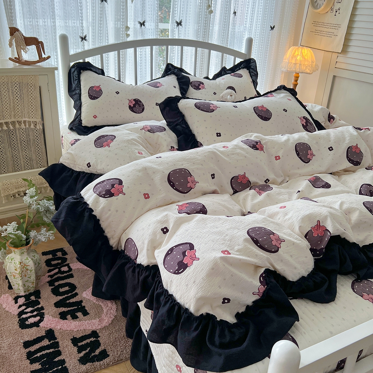 91家纺网 家纺一手货源 找家纺 金梦拉家纺 2026新款皱皱纱泡泡纱法式赫本系列床盖大花边四件套夏被四件套 黑暗荣耀