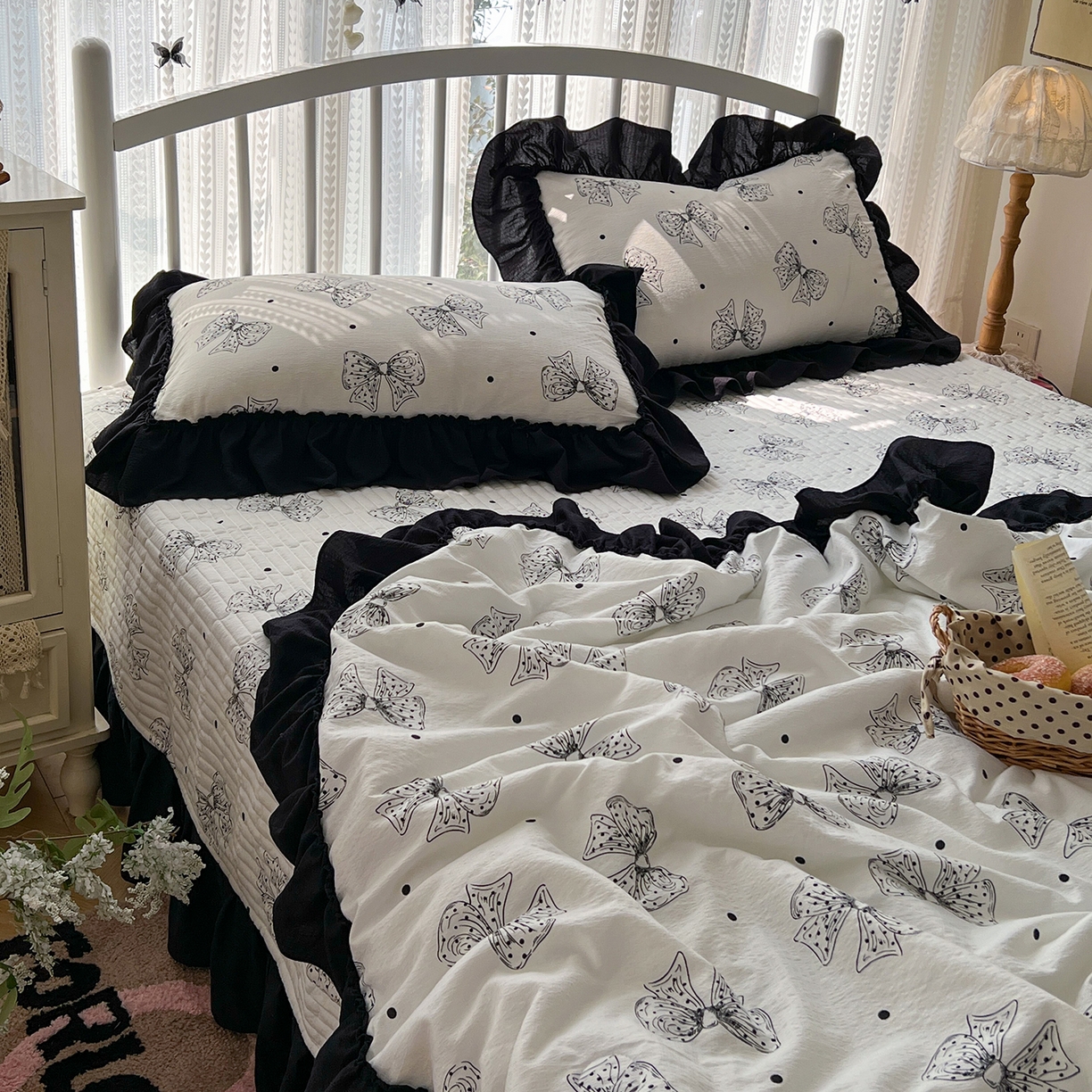 91家纺网 家纺一手货源 找家纺 金梦拉家纺 2026新款皱皱纱泡泡纱法式赫本系列床盖大花边四件套夏被四件套 少女心事