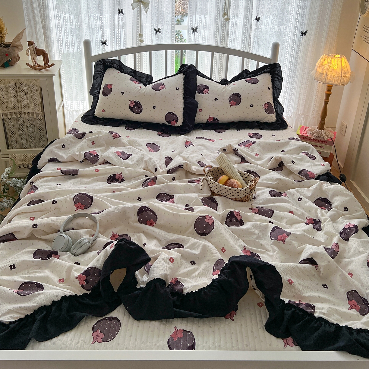 91家纺网 家纺一手货源 找家纺 （总）金梦拉家纺 2026新款皱皱纱泡泡纱法式赫本系列床盖大花边四件套夏被四件套