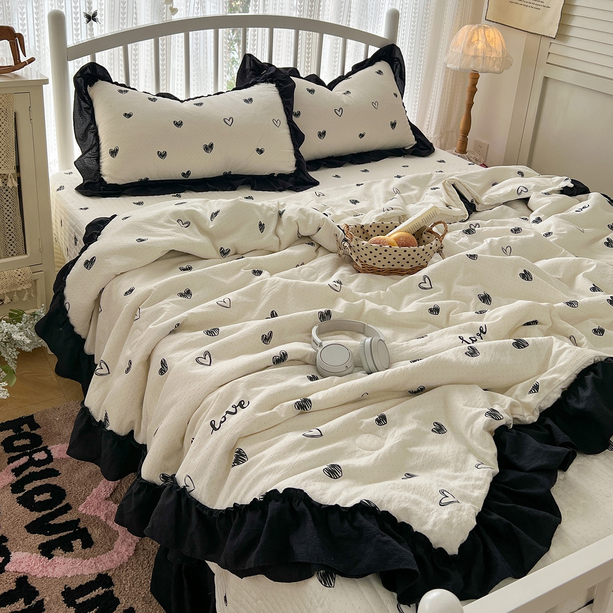 91家纺网 家纺一手货源 找家纺 金梦拉家纺 2026新款皱皱纱泡泡纱法式赫本系列床盖大花边四件套夏被四件套 心之光