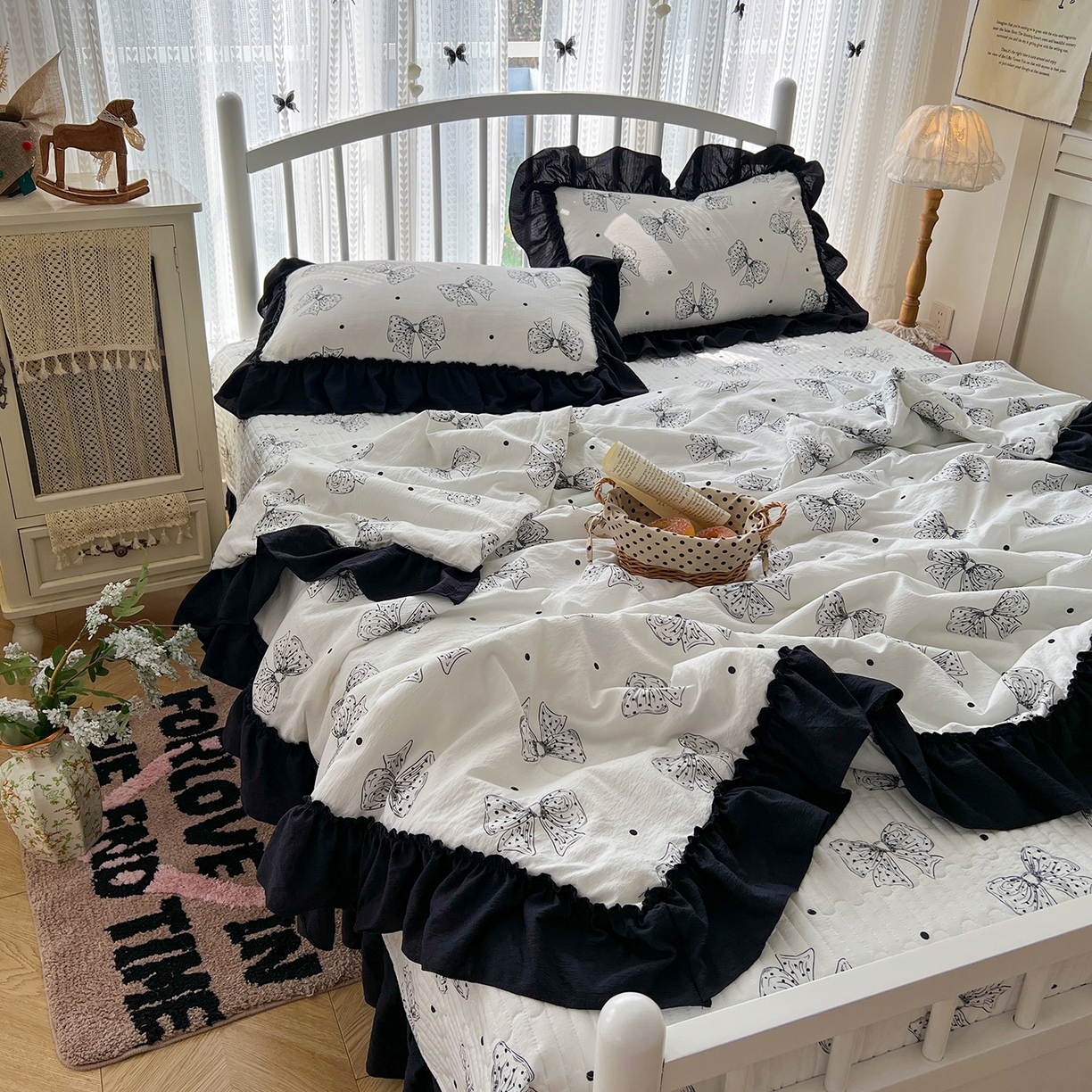 91家纺网 家纺一手货源 找家纺 金梦拉家纺 2026新款皱皱纱泡泡纱法式赫本系列床盖大花边四件套夏被四件套 少女心事