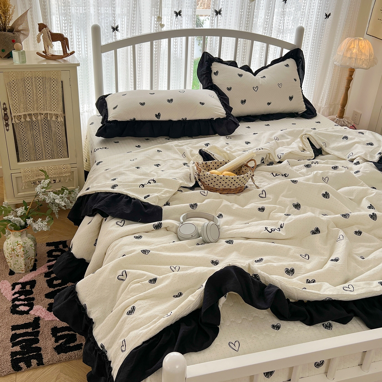 91家纺网 家纺一手货源 找家纺 金梦拉家纺 2026新款皱皱纱泡泡纱法式赫本系列床盖大花边四件套夏被四件套 心之光