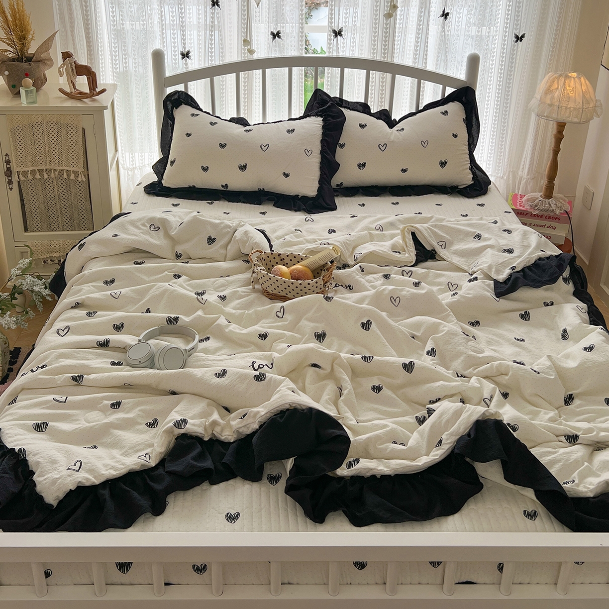 91家纺网 家纺一手货源 找家纺 金梦拉家纺 2026新款皱皱纱泡泡纱法式赫本系列床盖大花边四件套夏被四件套 心之光