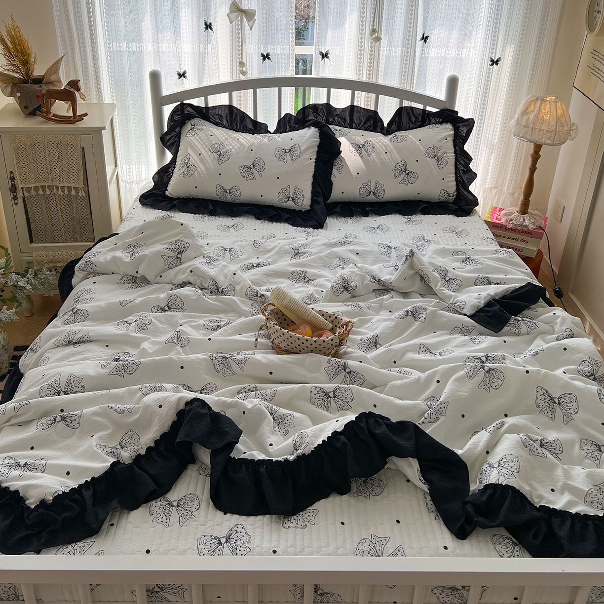 91家纺网 家纺一手货源 找家纺 金梦拉家纺 2026新款皱皱纱泡泡纱法式赫本系列床盖大花边四件套夏被四件套 少女心事