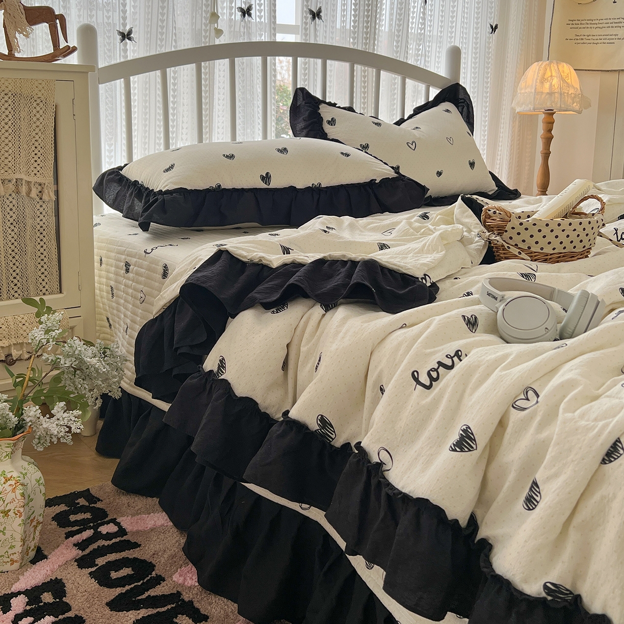 91家纺网 家纺一手货源 找家纺 金梦拉家纺 2026新款皱皱纱泡泡纱法式赫本系列床盖大花边四件套夏被四件套 心之光