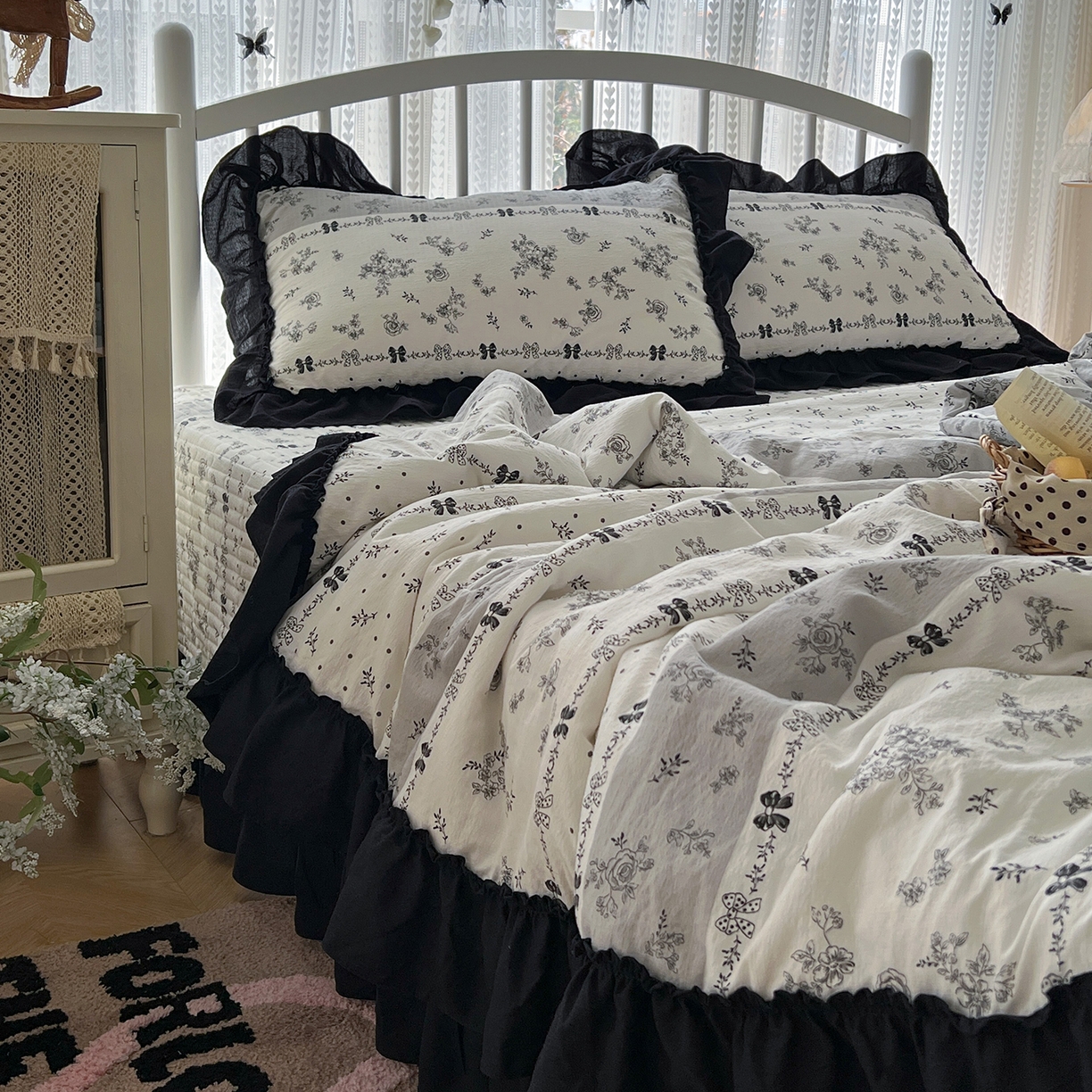 91家纺网 家纺一手货源 找家纺 金梦拉家纺 2026新款皱皱纱泡泡纱法式赫本系列床盖大花边四件套夏被四件套 山樱漫岛