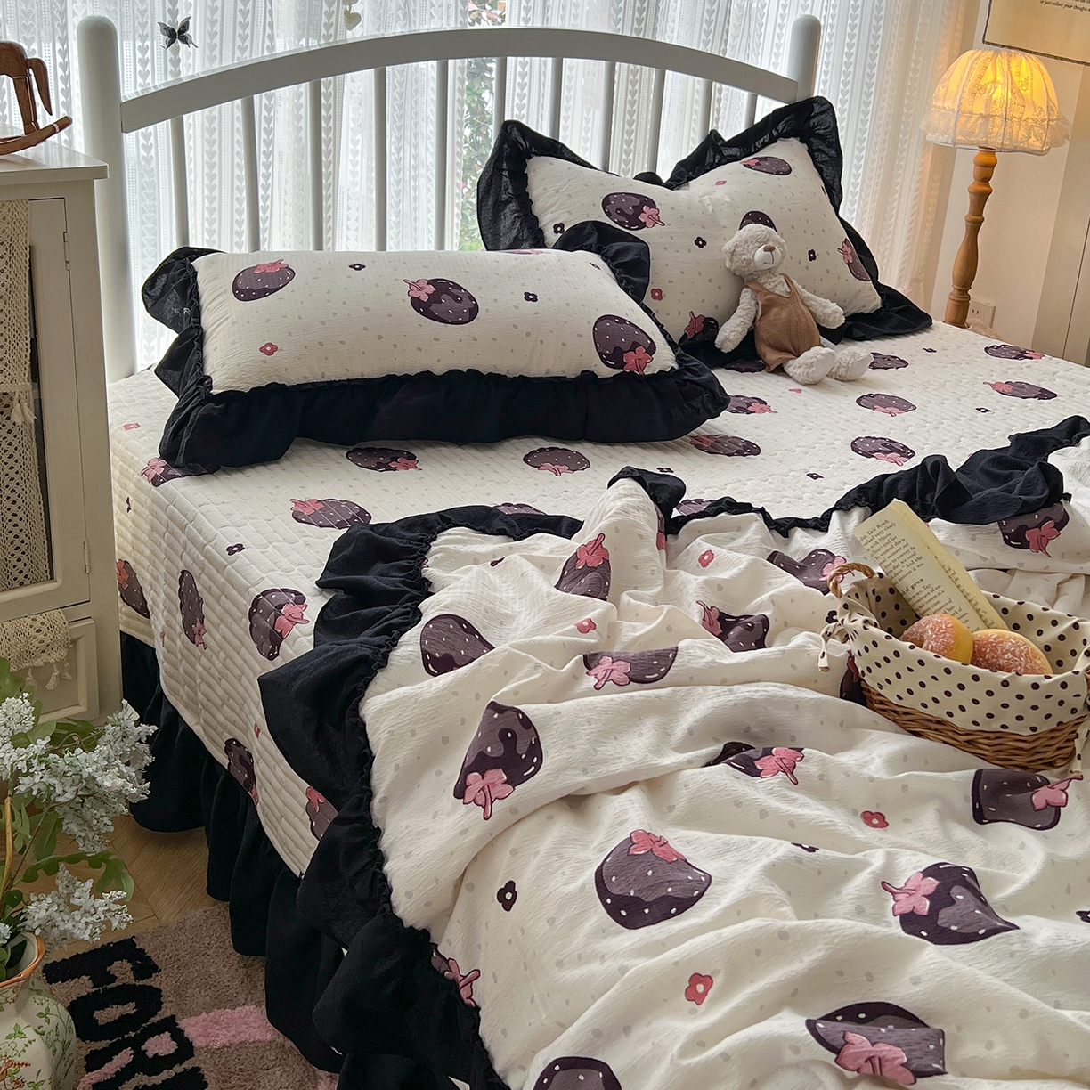 91家纺网 家纺一手货源 找家纺 （总）金梦拉家纺 2026新款皱皱纱泡泡纱法式赫本系列床盖大花边四件套夏被四件套