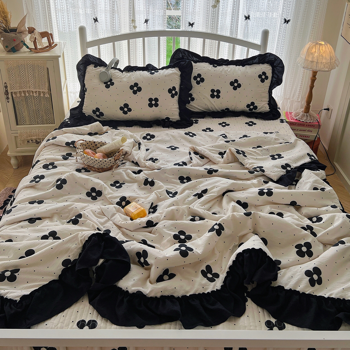 91家纺网 家纺一手货源 找家纺 金梦拉家纺 2026新款皱皱纱泡泡纱法式赫本系列床盖大花边四件套夏被四件套 四叶草