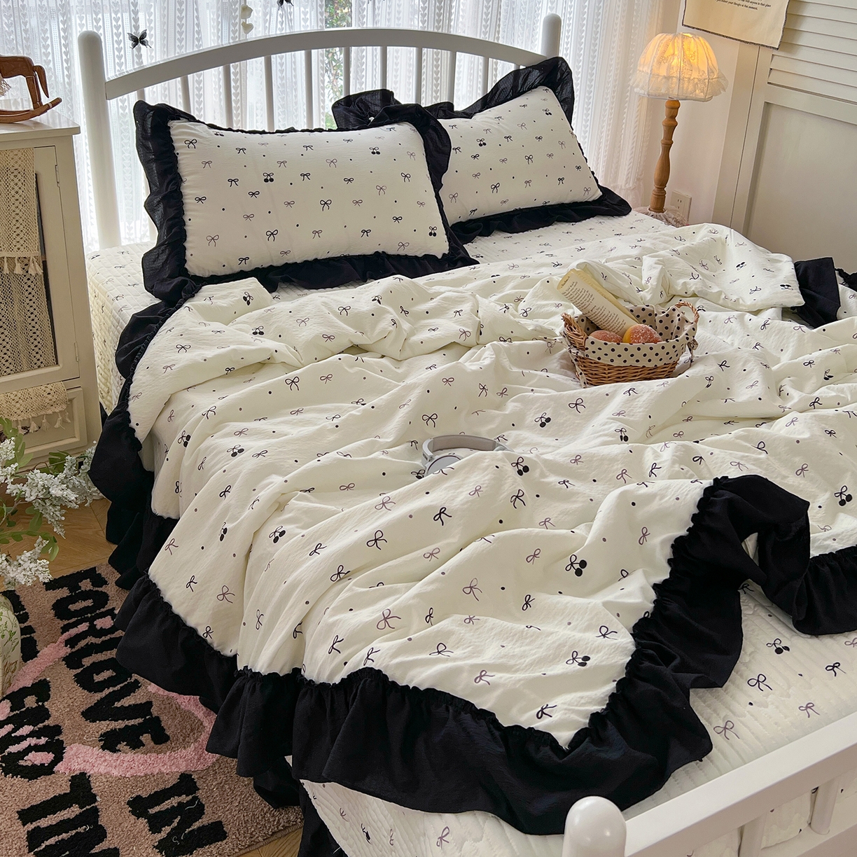 91家纺网 家纺一手货源 找家纺 金梦拉家纺 2026新款皱皱纱泡泡纱法式赫本系列床盖大花边四件套夏被四件套 樱桃记忆