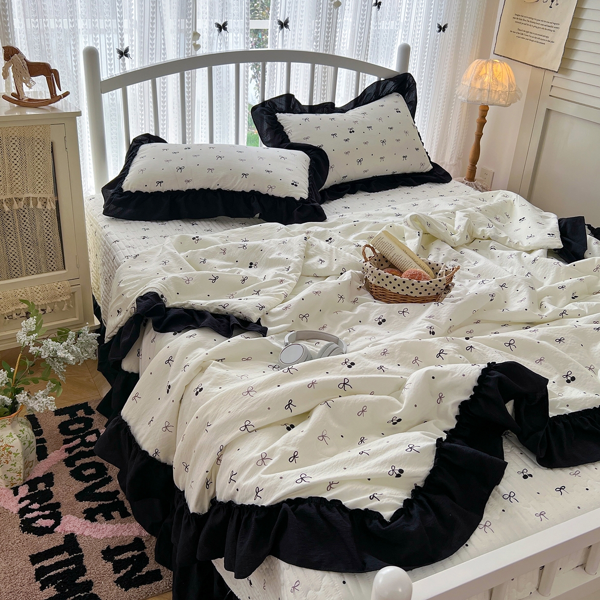 91家纺网 家纺一手货源 找家纺 金梦拉家纺 2026新款皱皱纱泡泡纱法式赫本系列床盖大花边四件套夏被四件套 樱桃记忆