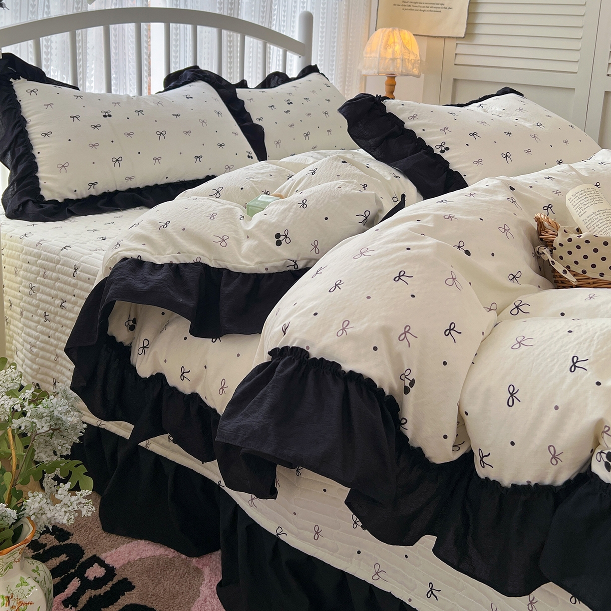 91家纺网 家纺一手货源 找家纺 金梦拉家纺 2026新款皱皱纱泡泡纱法式赫本系列床盖大花边四件套夏被四件套 樱桃记忆