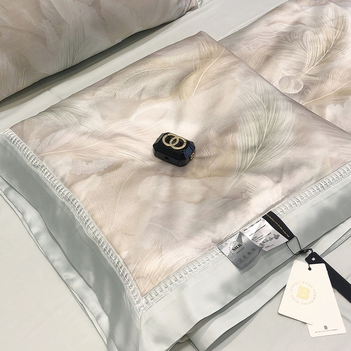 91家纺网 家纺一手货源 找家纺 黑白森林 2026新款天丝印花夏被四件套系列 丝蕴-兰