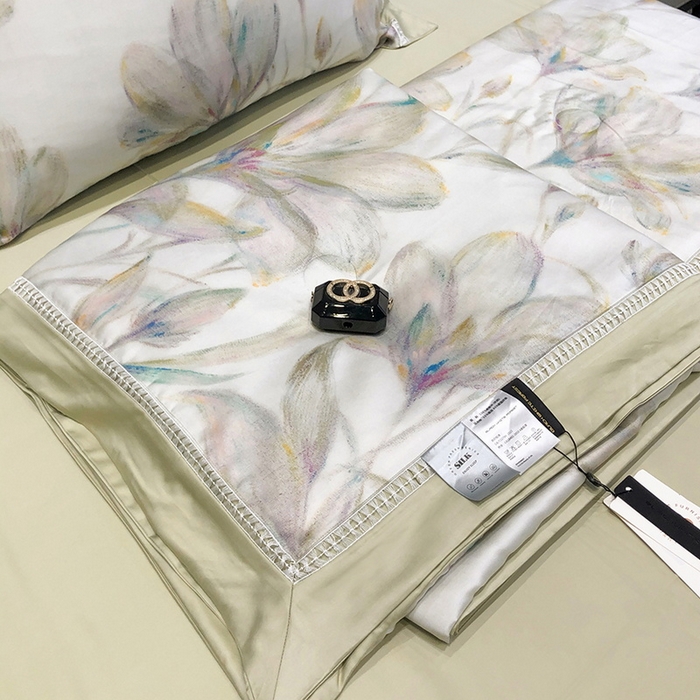 91家纺网 家纺一手货源 找家纺 黑白森林 2026新款天丝印花夏被四件套系列 未央-绿