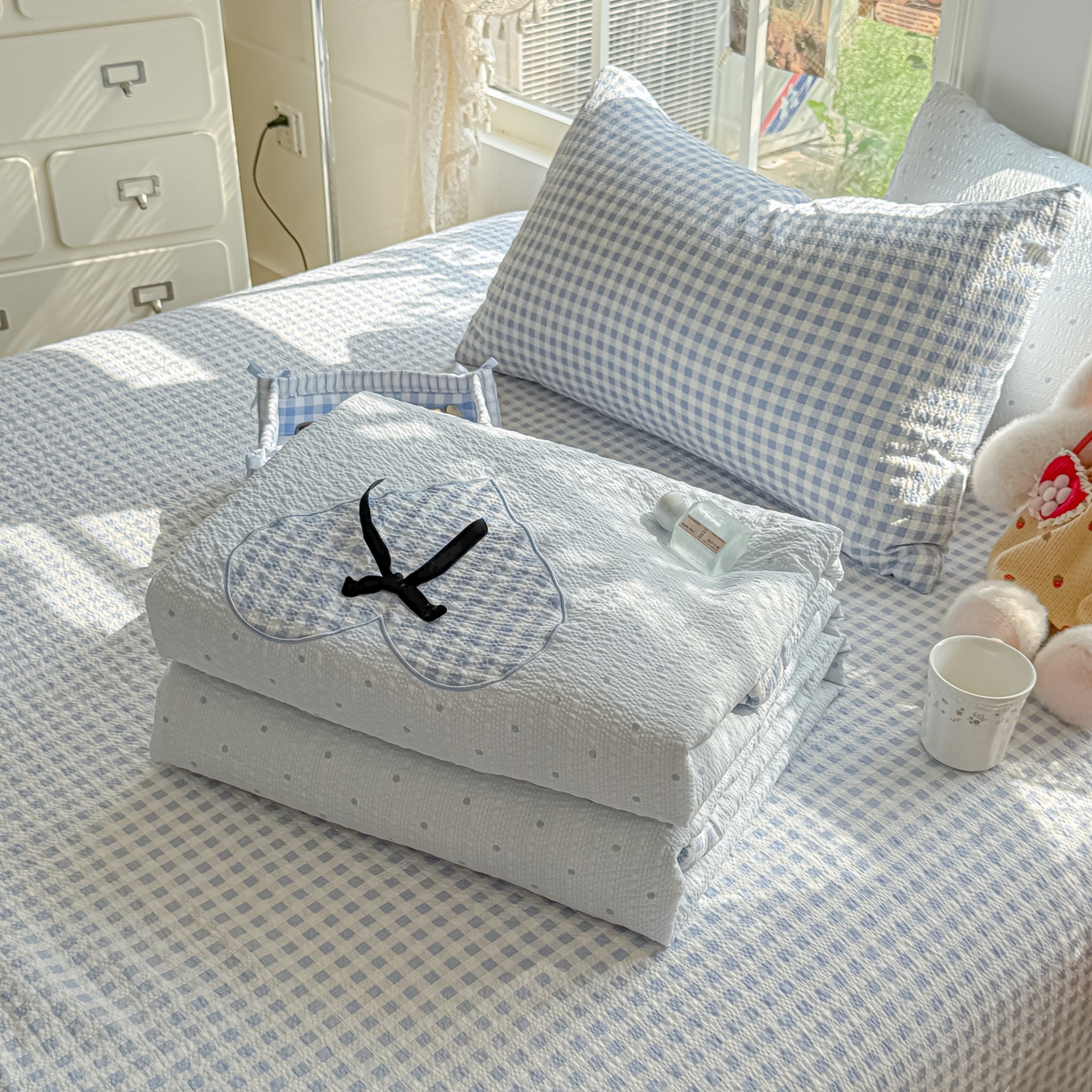 （总）子钦家纺 2026春夏新款提花泡芙棉贴布绣手包边但夏被夏被四件套-丘比特的爱恋（场景二）