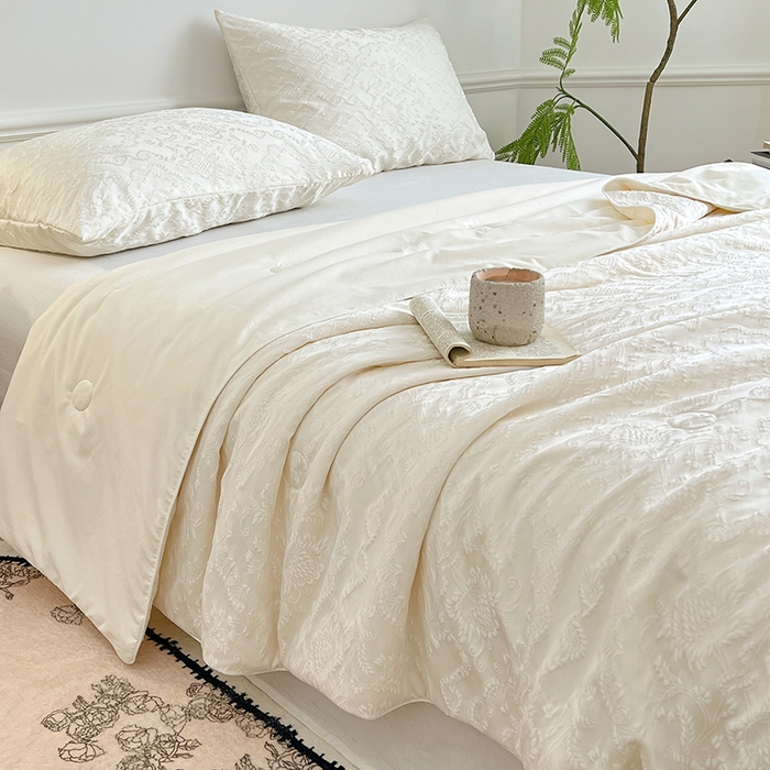 91家纺网 家纺一手货源 找家纺 VIP被业 2026新款A类浮雕蚕蛹大提花夏被空调被 白桃