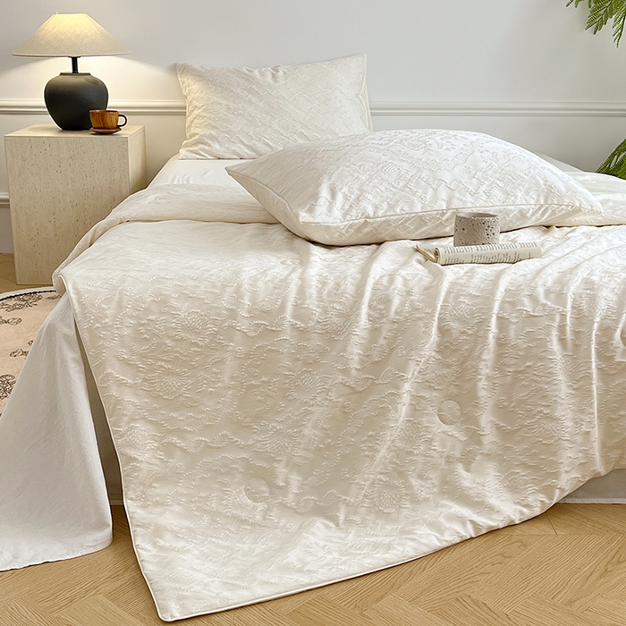 91家纺网 家纺一手货源 找家纺 VIP被业 2026新款A类浮雕蚕蛹大提花夏被空调被 白桃