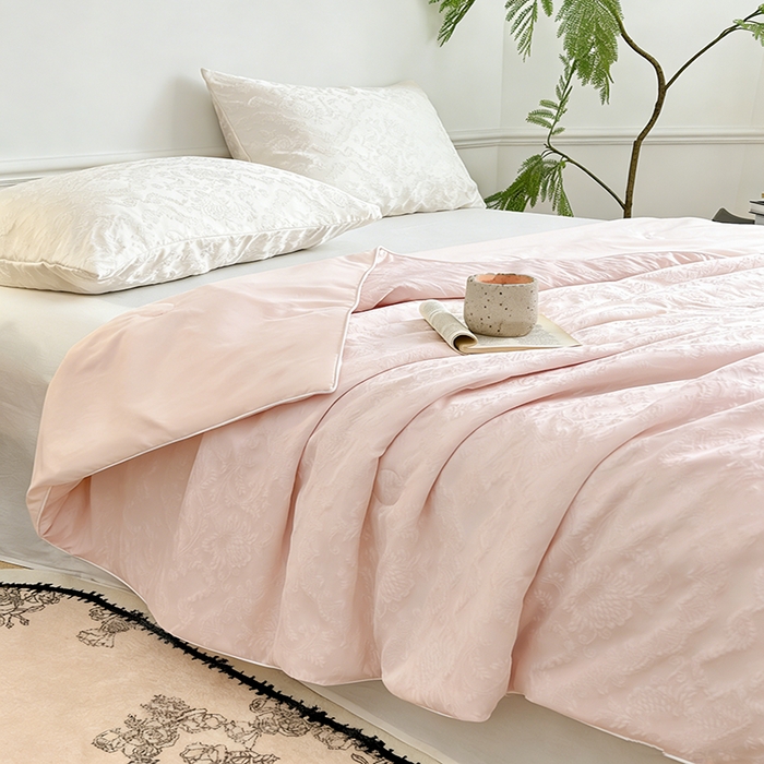 91家纺网 家纺一手货源 找家纺 VIP被业 2026新款A类浮雕蚕蛹大提花夏被空调被 云粉