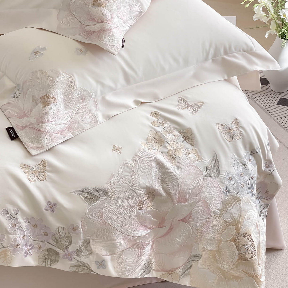 91家纺网 家纺一手货源 找家纺 （总）2026新品A类100支贡缎长绒棉纯棉四件套全棉重工刺绣全工艺被套床单床笠高端轻奢风床上用品-朵卿