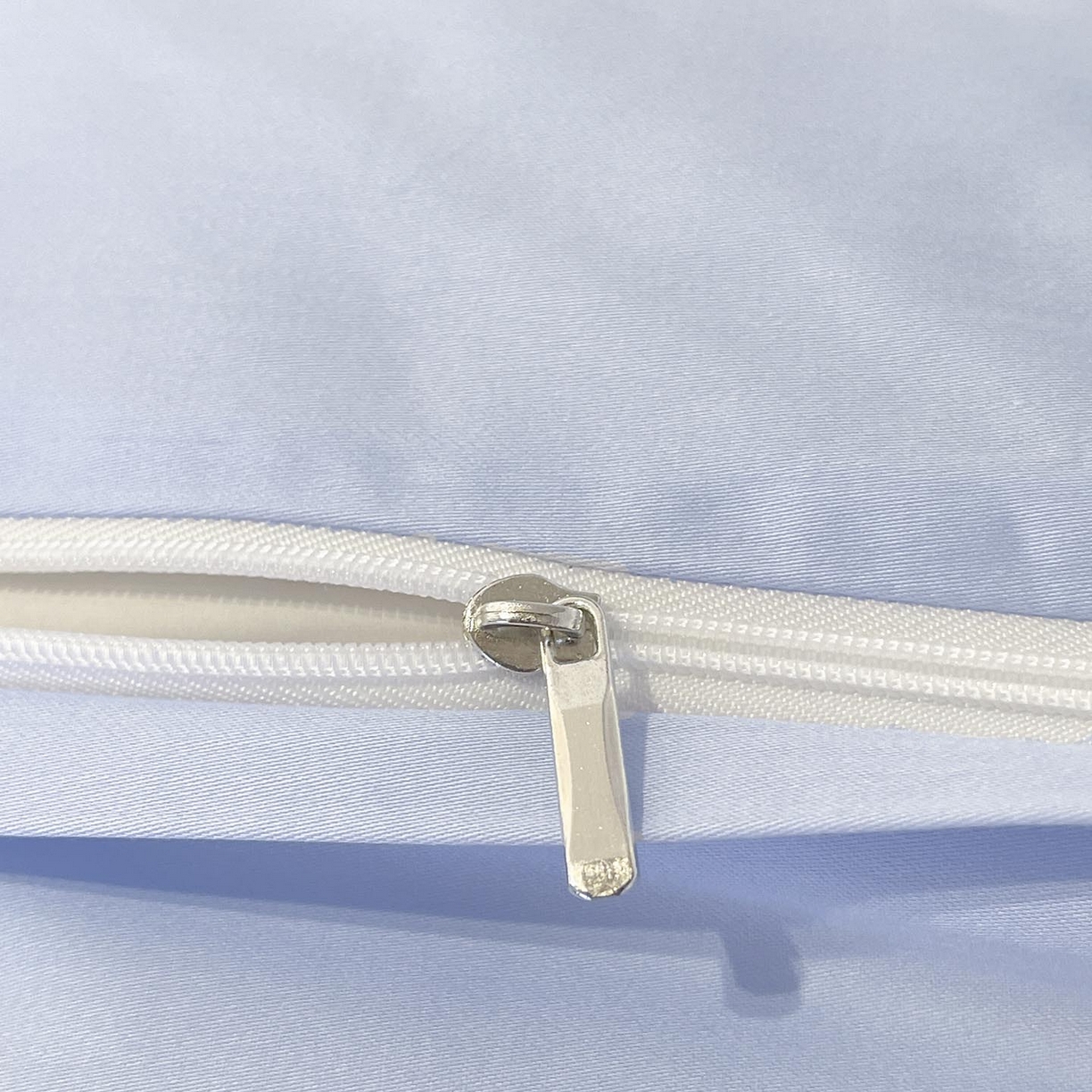 91家纺网 家纺一手货源 找家纺 2026新品A类100支贡缎长绒棉纯棉四件套全棉重工刺绣全工艺被套床单床笠高端轻奢风床上用品-朵卿 朵卿-慕蓝