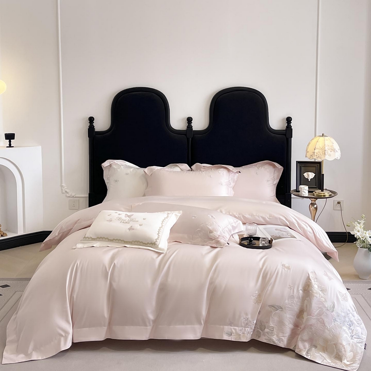 91家纺网 家纺一手货源 找家纺  2026新品A类100支贡缎长绒棉纯棉四件套全棉重工刺绣全工艺被套床单床笠高端轻奢风床上用品-朵卿 朵卿-颜粉