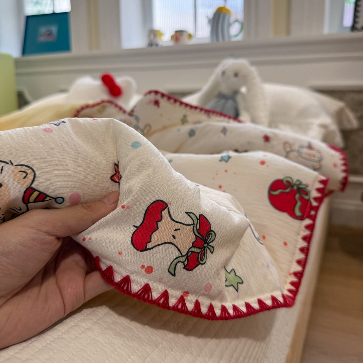 91家纺网 家纺一手货源 找家纺 赛琳 2026新款云感双层纱贝壳绣夏被夏凉被空调被（有买家秀） 苹果小怪