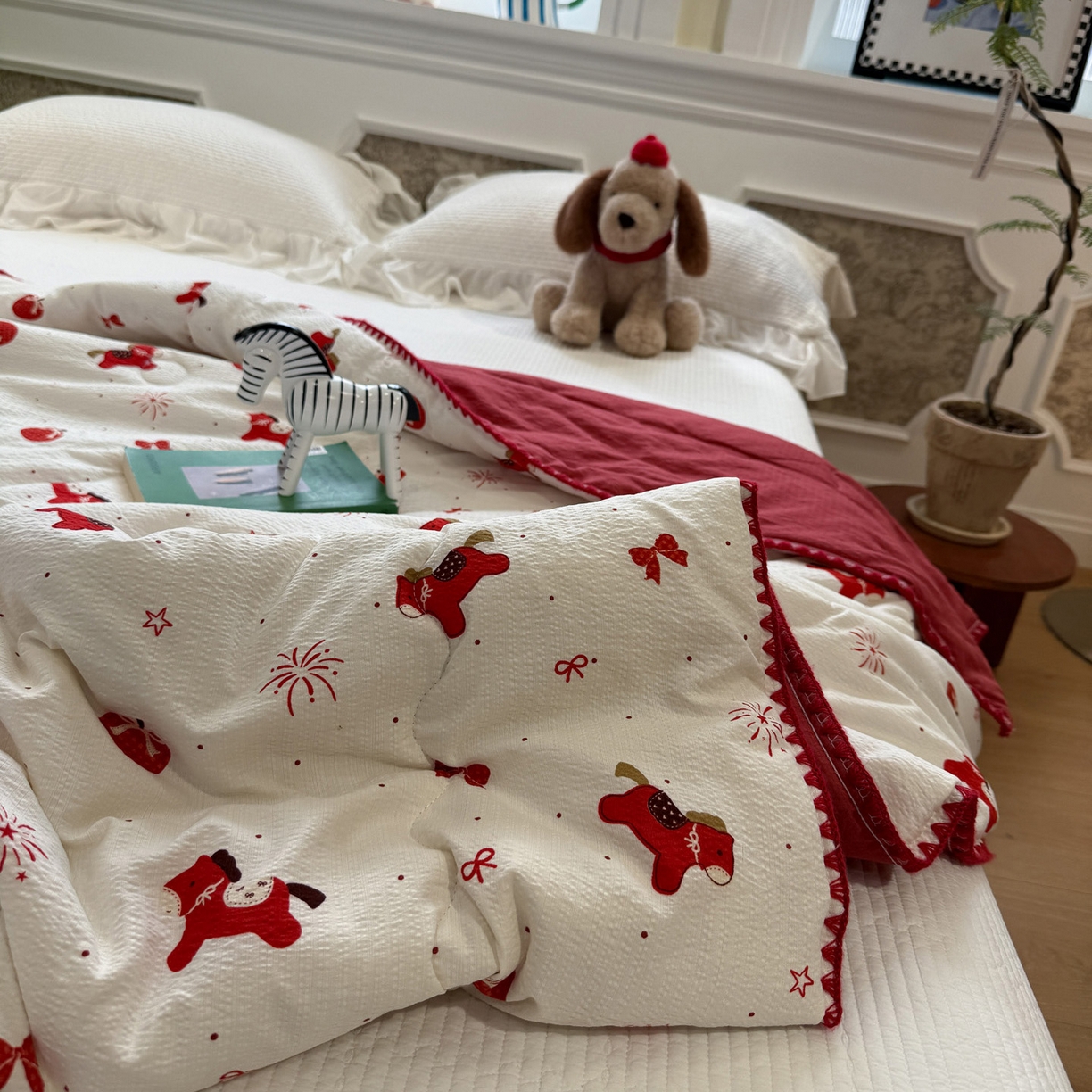 91家纺网 家纺一手货源 找家纺 赛琳 2026新款云感双层纱贝壳绣夏被夏凉被空调被（有买家秀） 红果小马