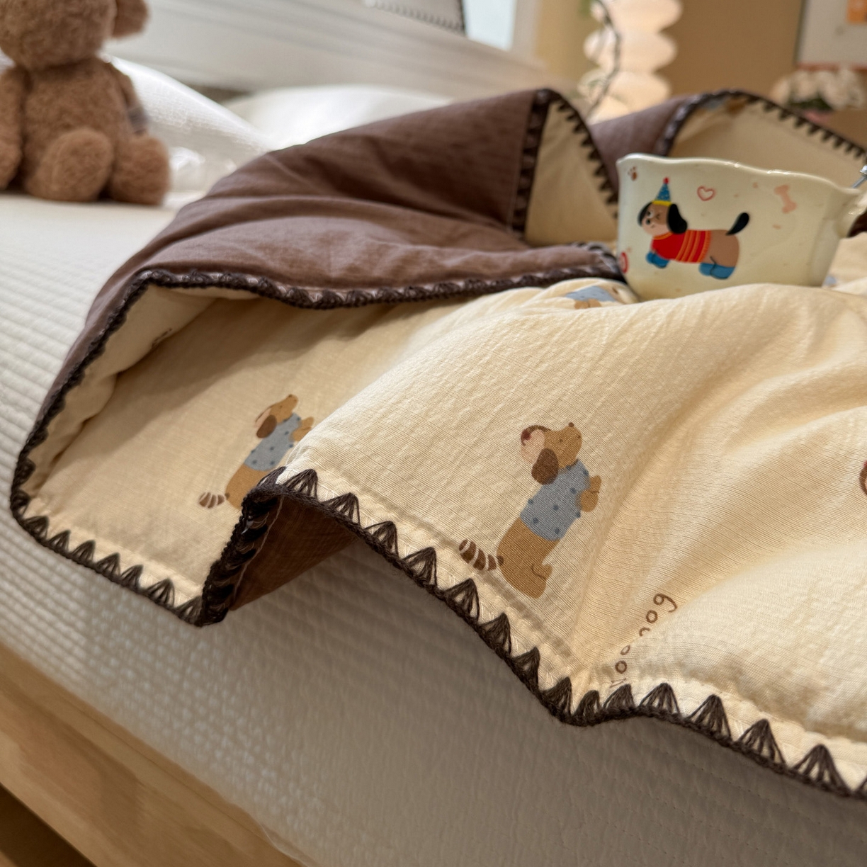 91家纺网 家纺一手货源 找家纺 赛琳 2026新款云感双层纱贝壳绣夏被夏凉被空调被（有买家秀） 俏皮狗