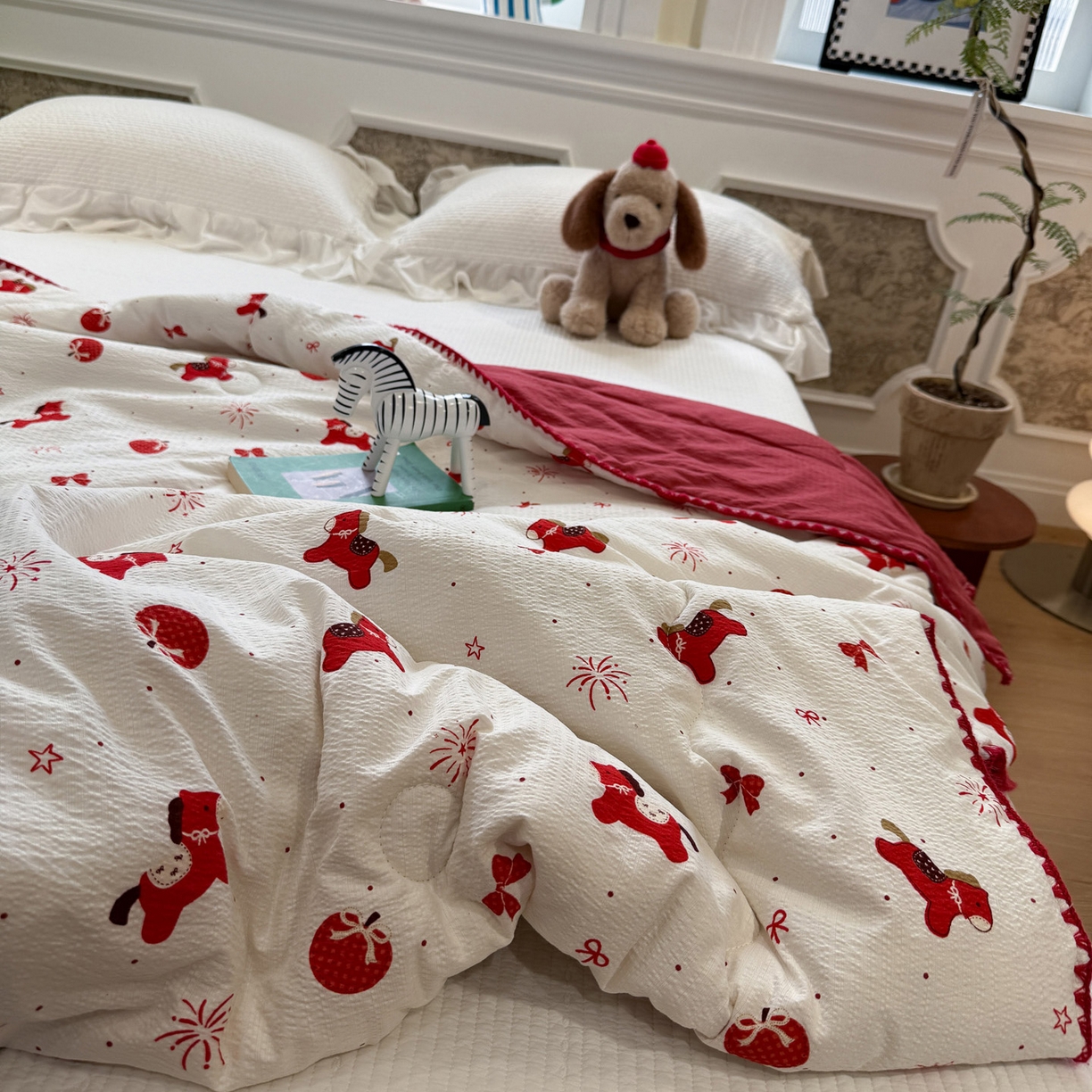 91家纺网 家纺一手货源 找家纺 赛琳 2026新款云感双层纱贝壳绣夏被夏凉被空调被（有买家秀） 红果小马