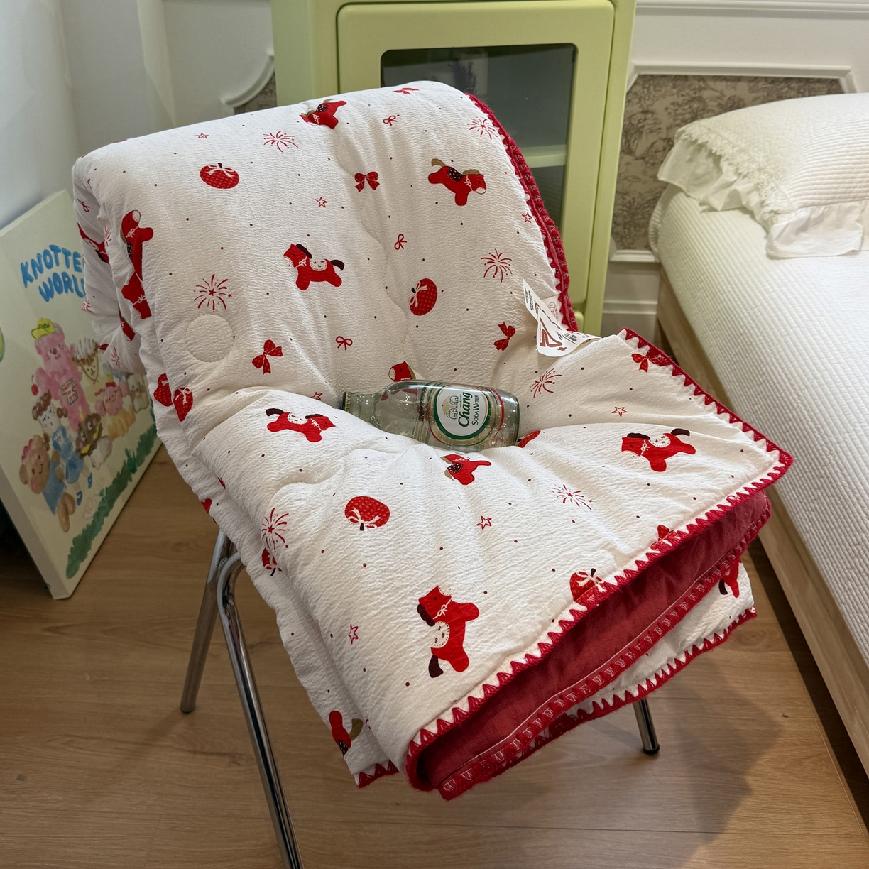 91家纺网 家纺一手货源 找家纺 赛琳 2026新款云感双层纱贝壳绣夏被夏凉被空调被（有买家秀） 红果小马